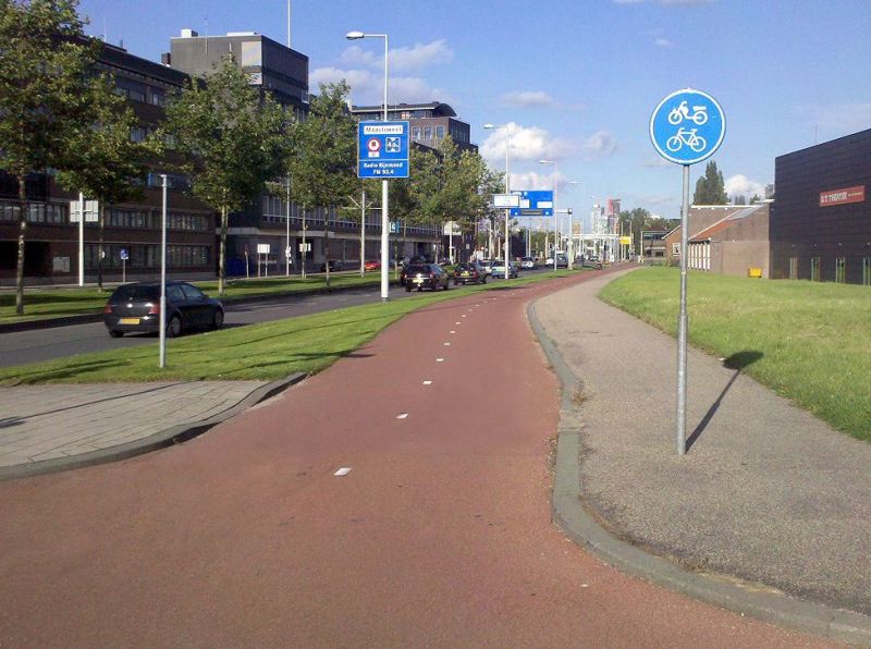 Plik:Rotterdam Fietspad Westzeedijk.jpg